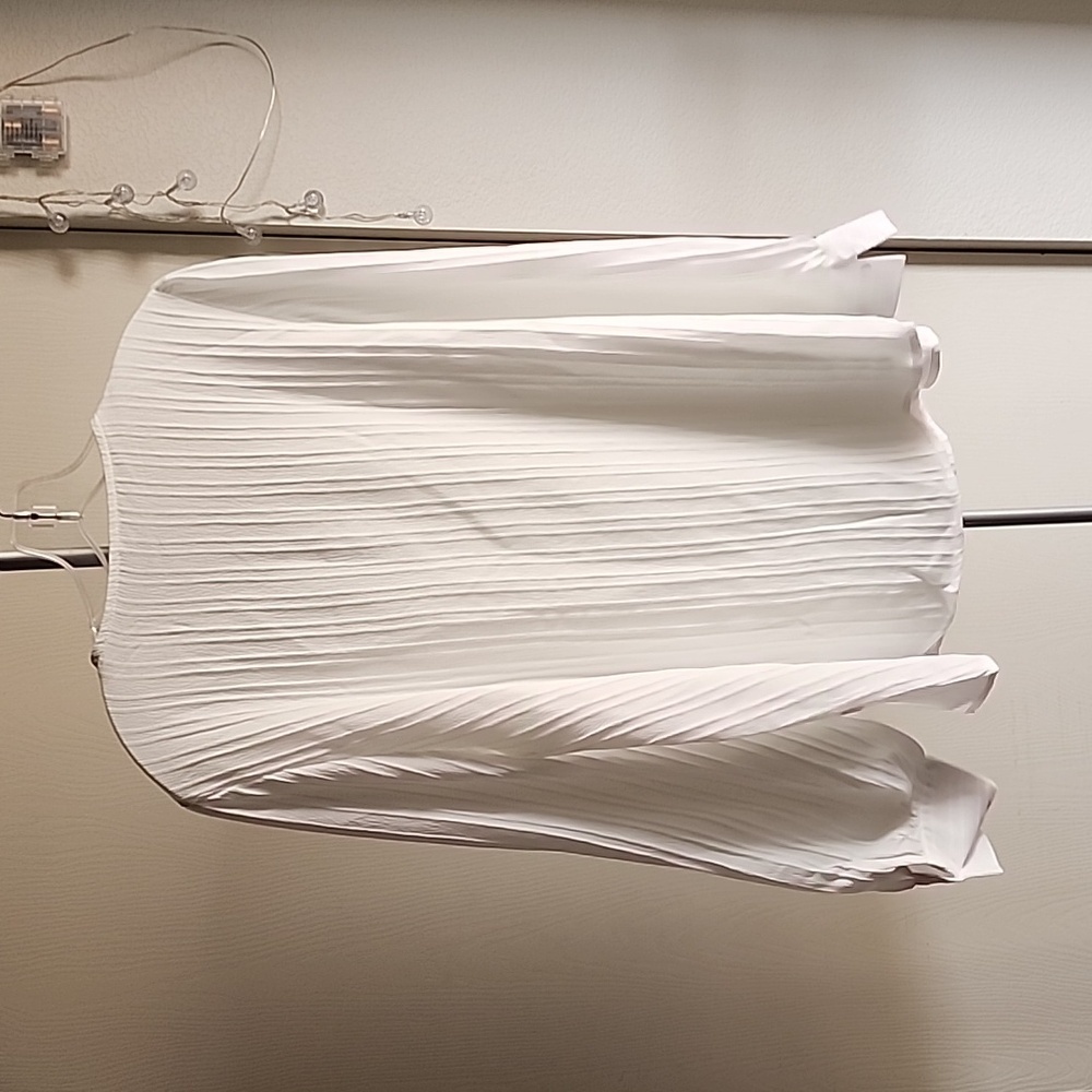 V-Neck Blouse, 2X, white, p2p 22,NWOT - Picture 2 of 9